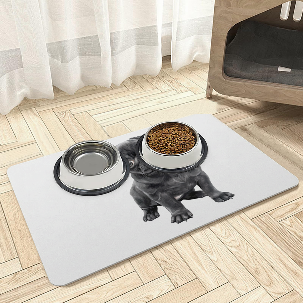 Masum Bakışlı Siyah Pug Yavrusu Evcil Hayvan Besleme Matı