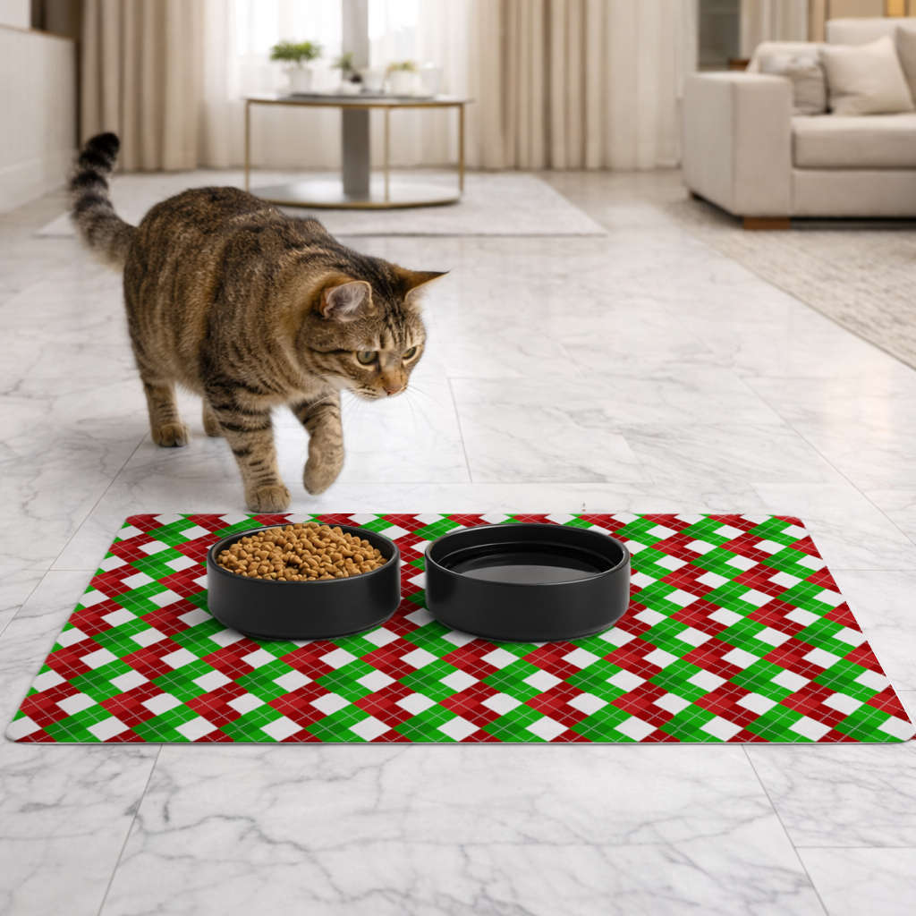 Red Green Argyle Plaid Background Pattern Pet Feeding Mat