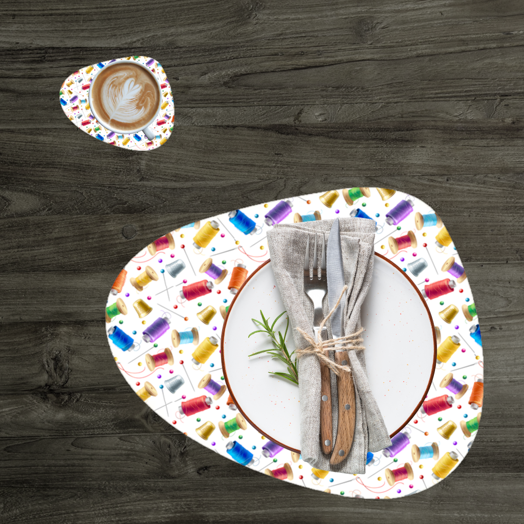 Renkli Makaralar ve Terzi Gereçleri Deseni Servis Tabağı Altlığı (12 Adet)