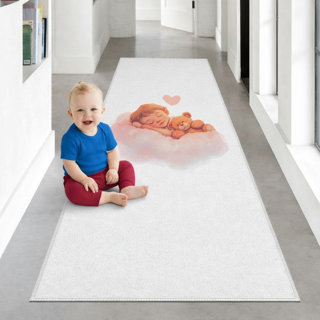 Bulut Üstünde Uyuyan Bebek ve Ayıcık Antre ve Koridor Halısı