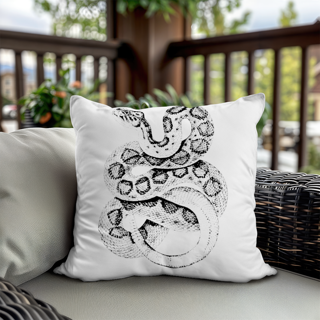 Vintage Tarzda Detaylı Çıngıraklı Yılan İllüstrasyonu Dekoratif Kırlent Kılıfı