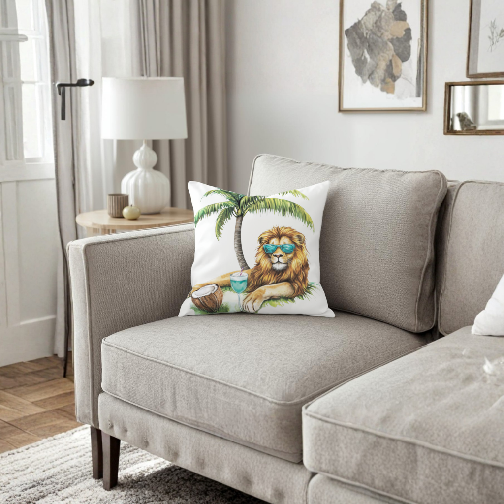 Yaz Tatili Yapan Gözlüklü Aslan Dekoratif Kırlent Kılıfı