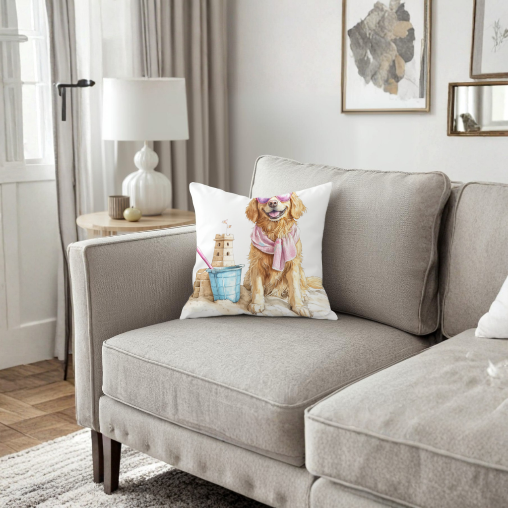 Plajda Pembe Gözlüklü Golden Retriever Dekoratif Kırlent Kılıfı