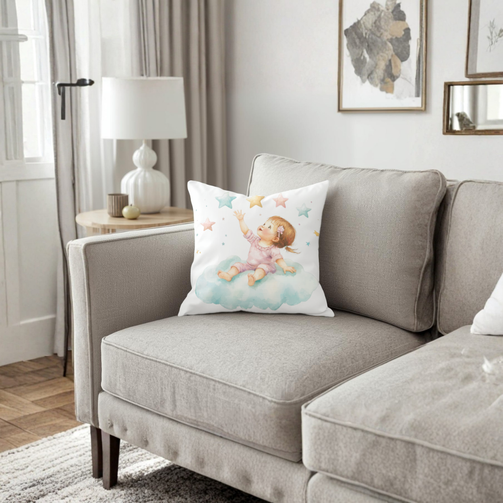 Bulut Üzerinde Yıldızlara Ulaşan Bebek Dekoratif Kırlent Kılıfı