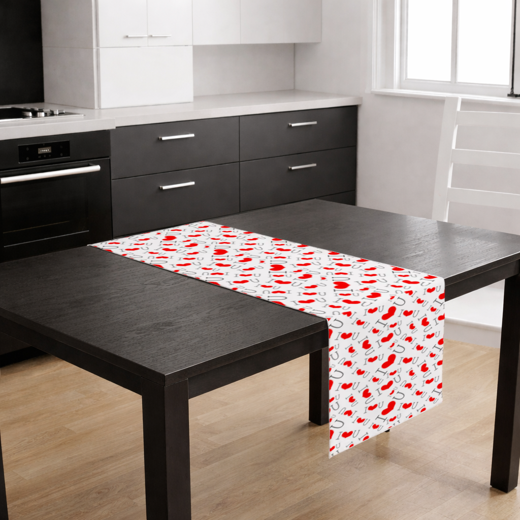 14 Şubat I Love You Yazılı Kalp Desenli Romantik Tasarım Masa Runner
