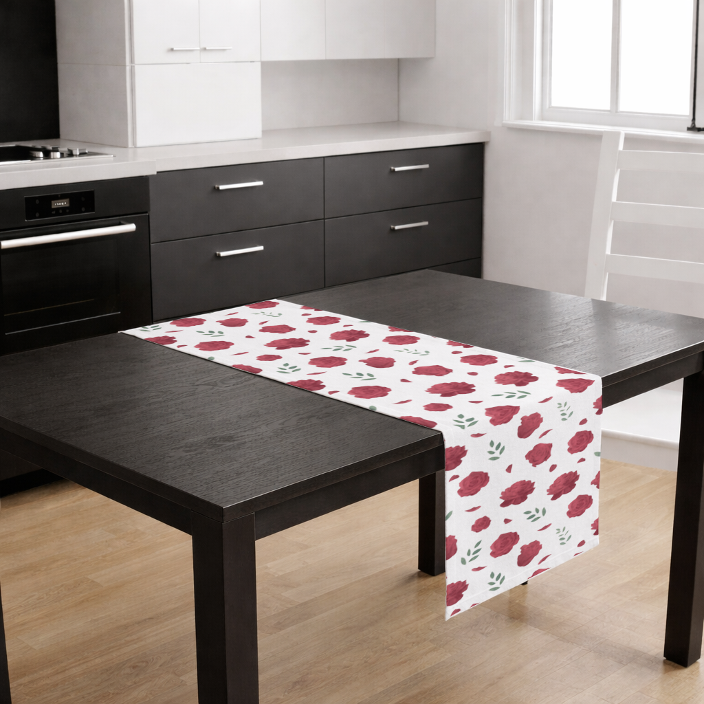 Kırmızı Gül ve Yaprak Desenli Romantik Arka Plan Masa Runner