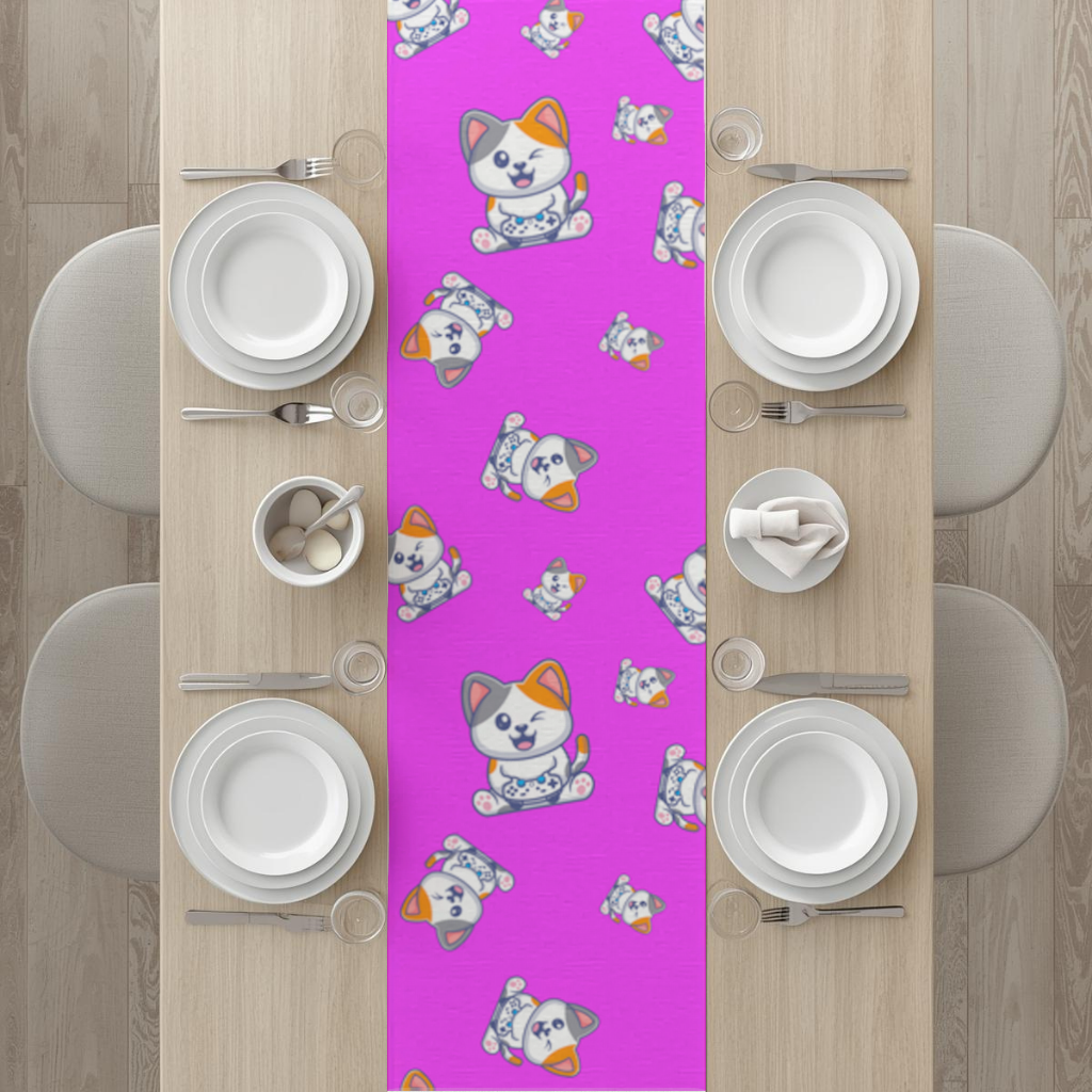 Pembe Zemin Üzerinde Sevimli Çizgi Kedi Deseni Masa Runner