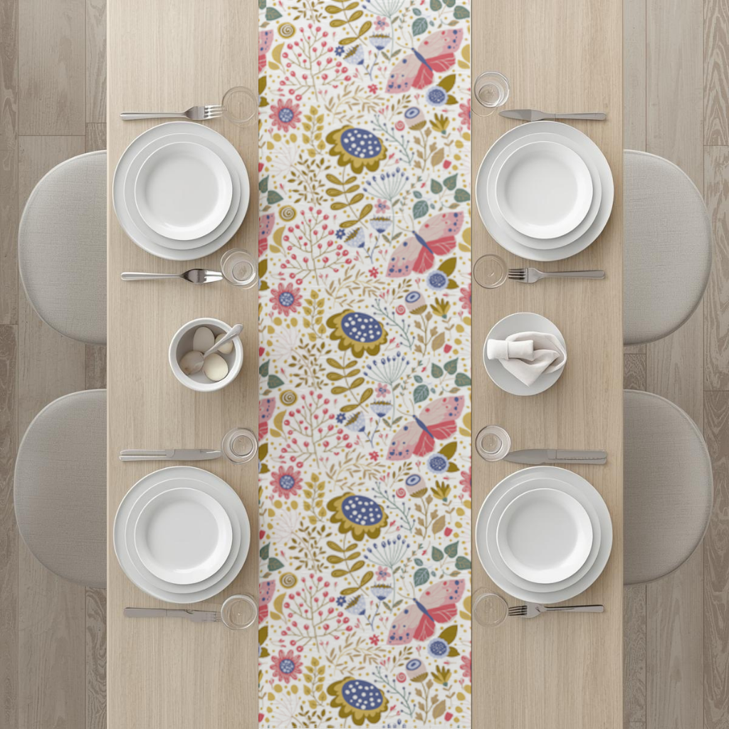 Otantik Çiçekler ve Kelebek Desenli Sanat Masa Runner