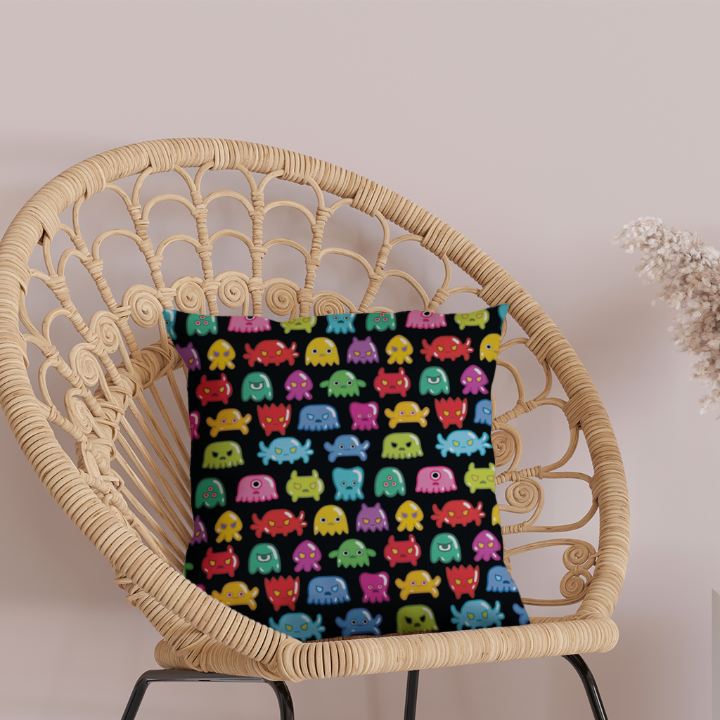 Renkli Sevimli Canavarlar Dikişsiz Desen Dekoratif Kırlent Kılıfı