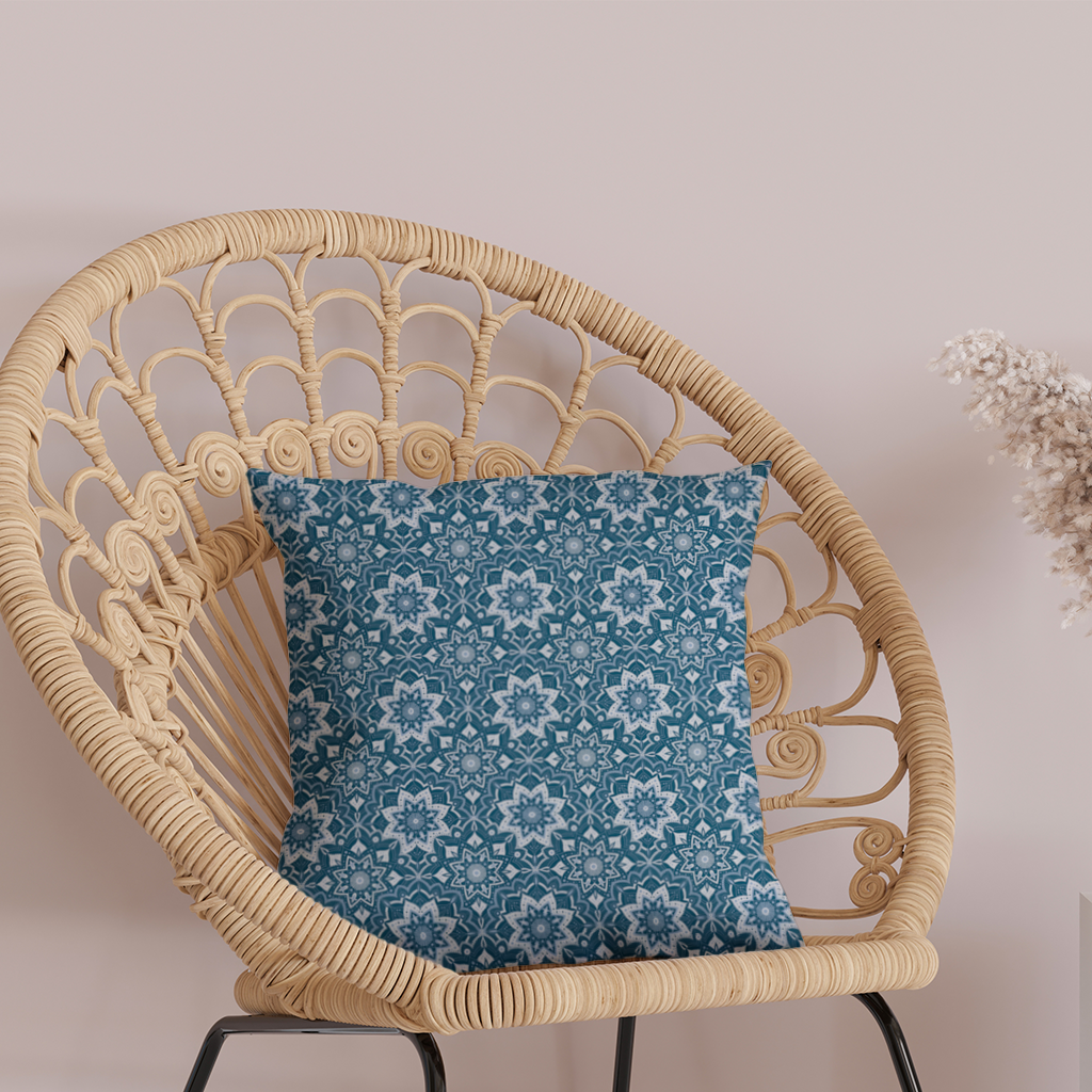 Elegant Blue Mandala Pattern Decorative pillow cover