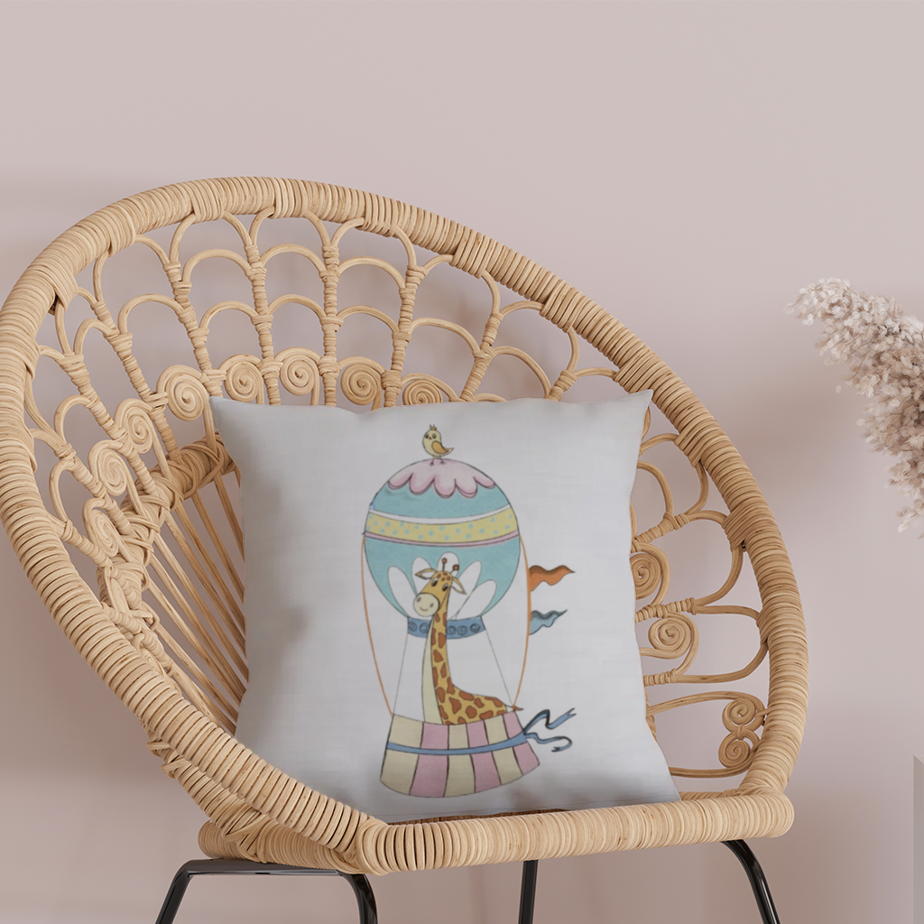 Özgür Zürafa Decorative pillow cover